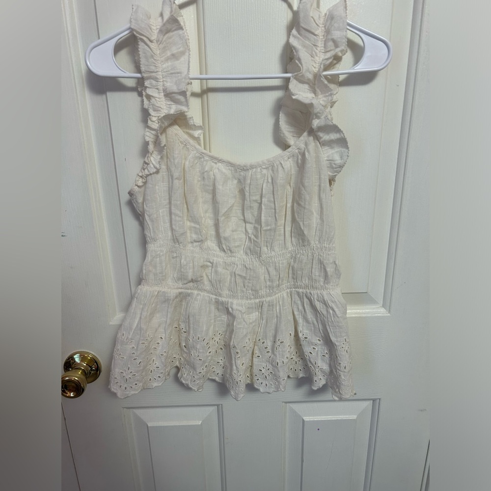 Gap white ruffle top in small